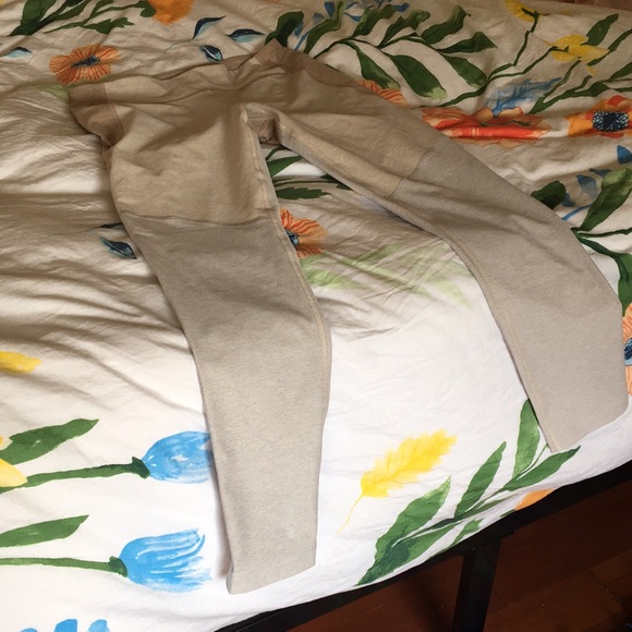 Outdoor Voices Pants - Outdoor Voices NWOT cream leggings Med